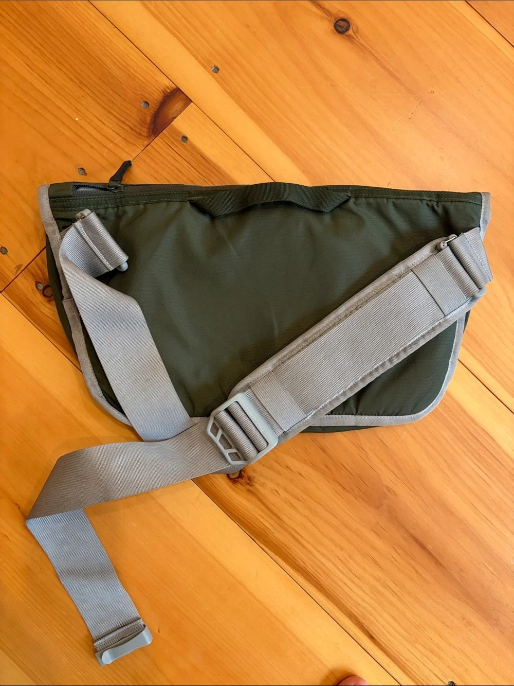 Timbuk2 compact messenger